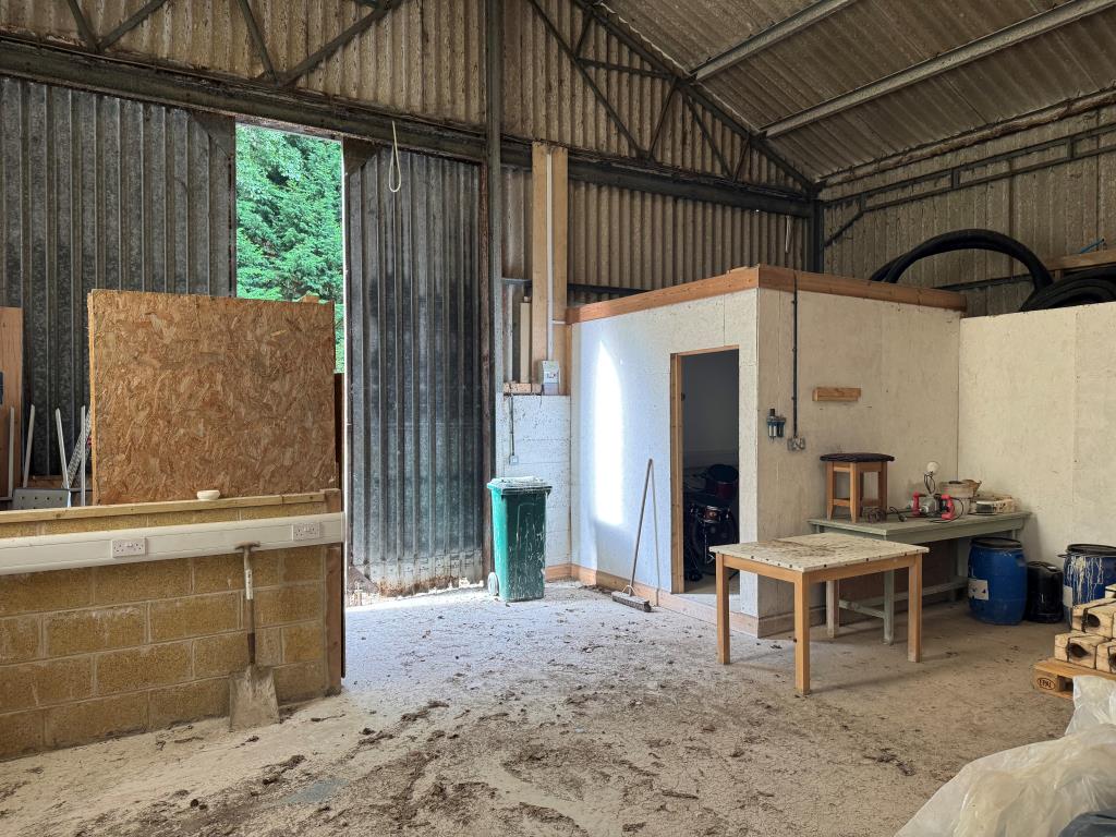 Lot: 44 - TWO COTTAGES, TWO BARNS WITH CONSENT FOR SIX TWO-BEDROOM HOLIDAY COTTAGES AND A POTTERY BARN AND CAR PARK WHICH ARE LET COMMERCIALLY - Inside Barn Three